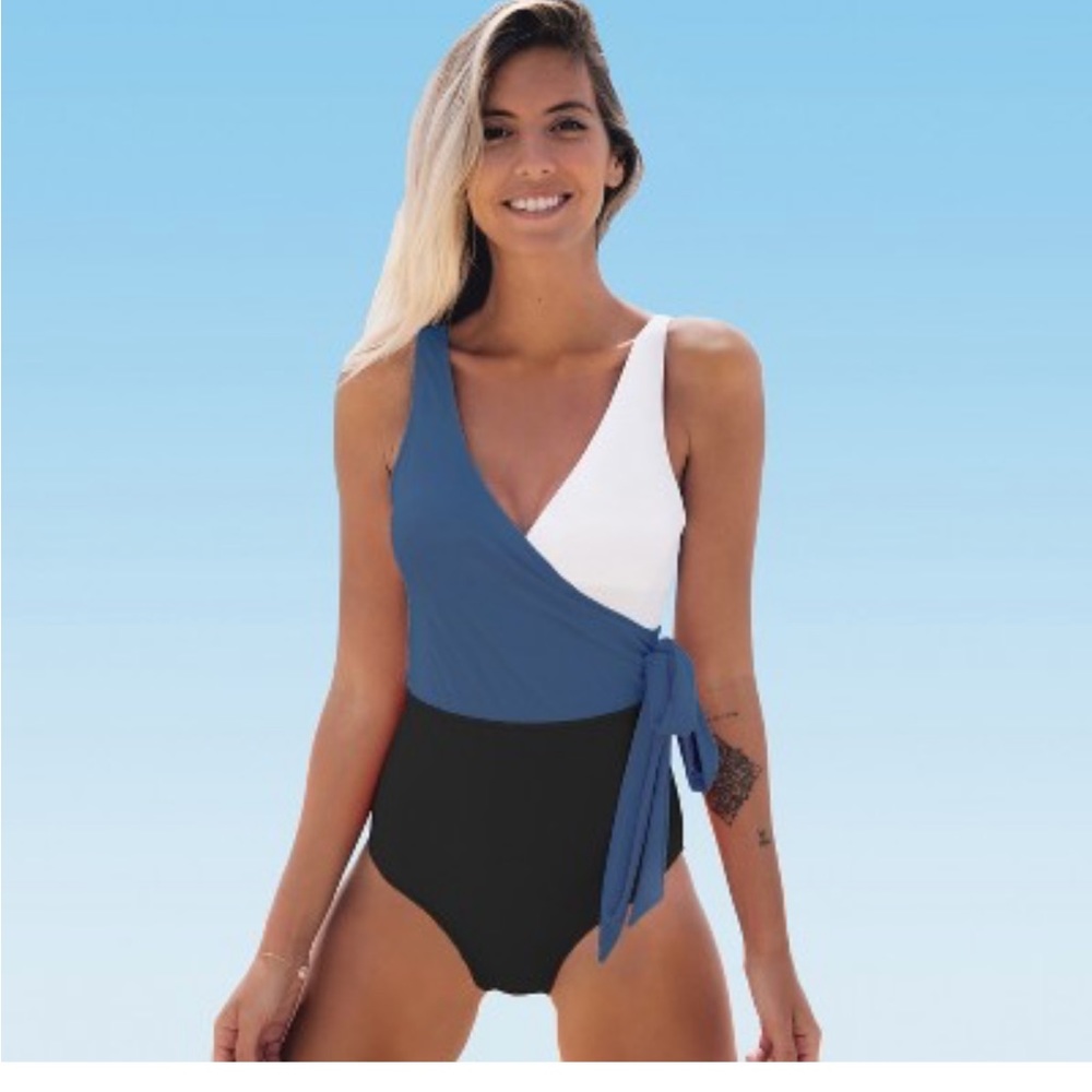 Cupshe color-block tie side one piece swim suit M